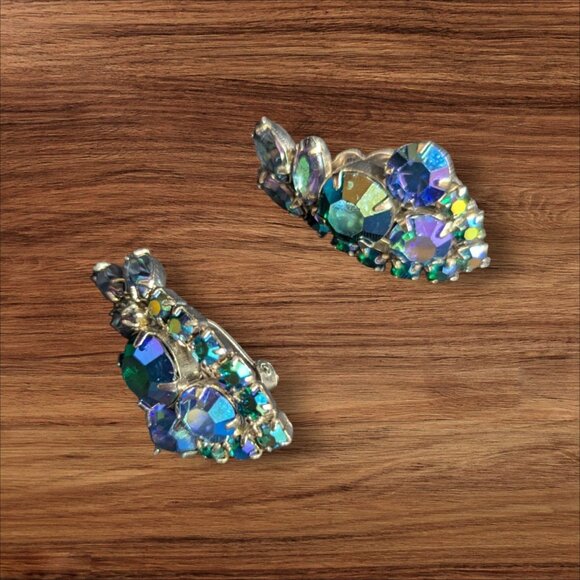 Vintage Clip-On Earrings Aurora Borealis Crystal Rhinestones Leaf Shape Silver T - Picture 1 of 6